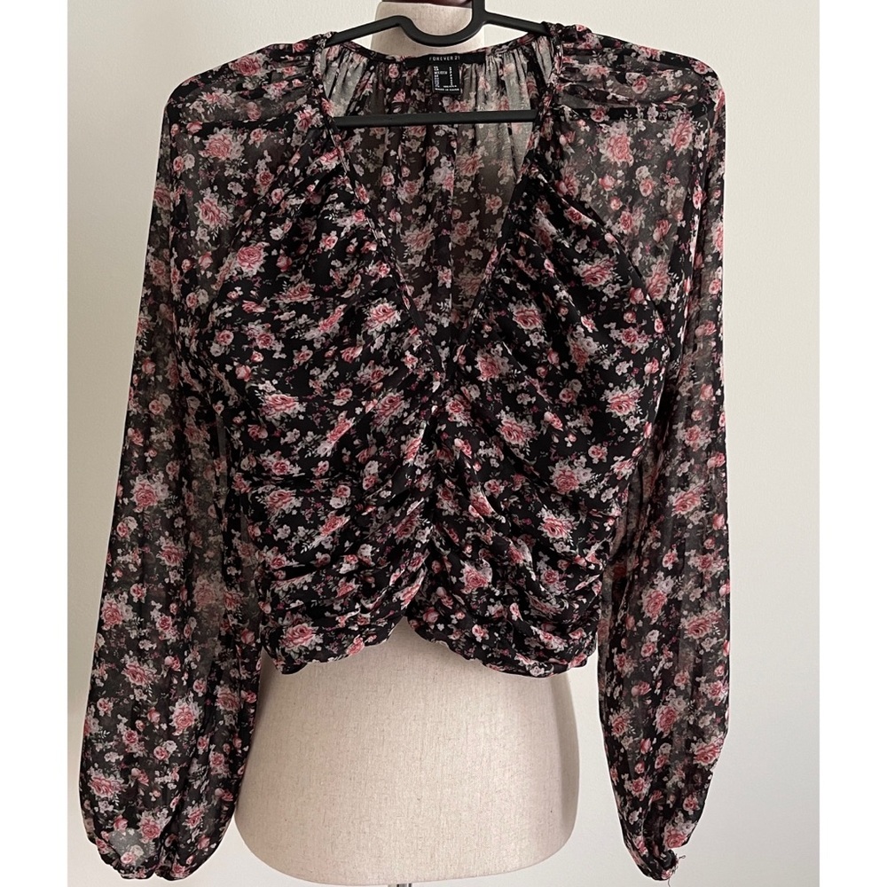 Forever 21 Floral Ruched Long Sleeve Crop Top Blouse